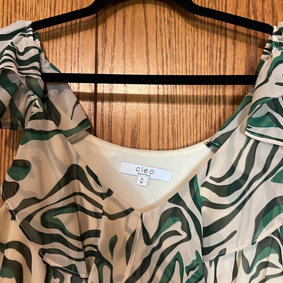 Cream/Green Dress - Picture 2 of 4